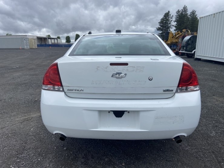 2013-chevrolet-impala-sedan-image-4