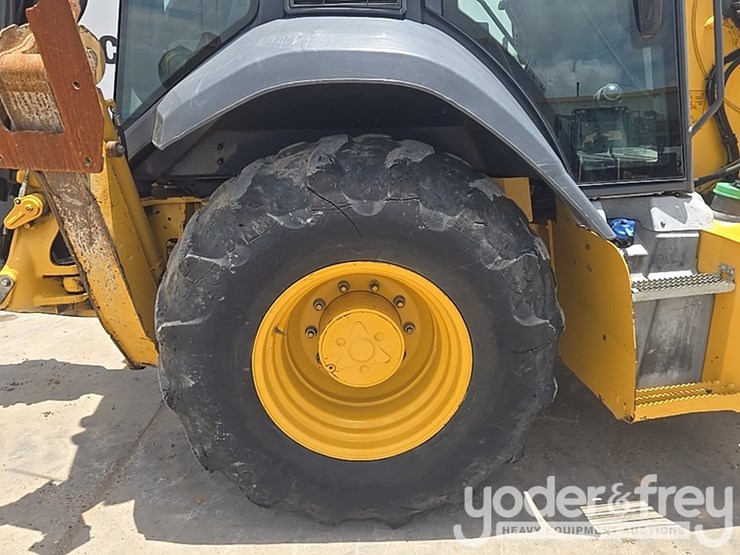 2020-deere-310sl-image-12