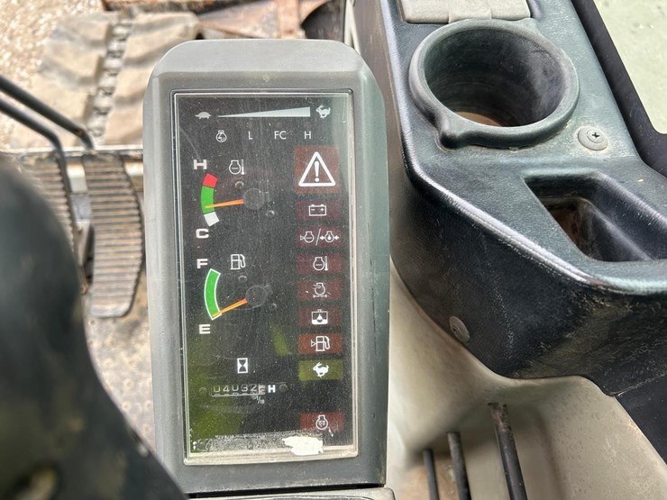 takeuchi-tb1140-image-21
