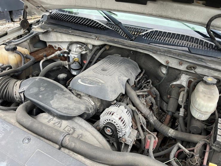 2004-chevrolet-2500-image-17