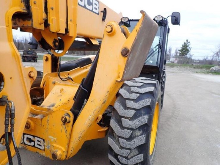 2010-jcb-510-56-image-45