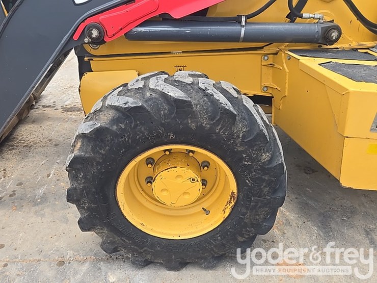2020-deere-310sl-image-9