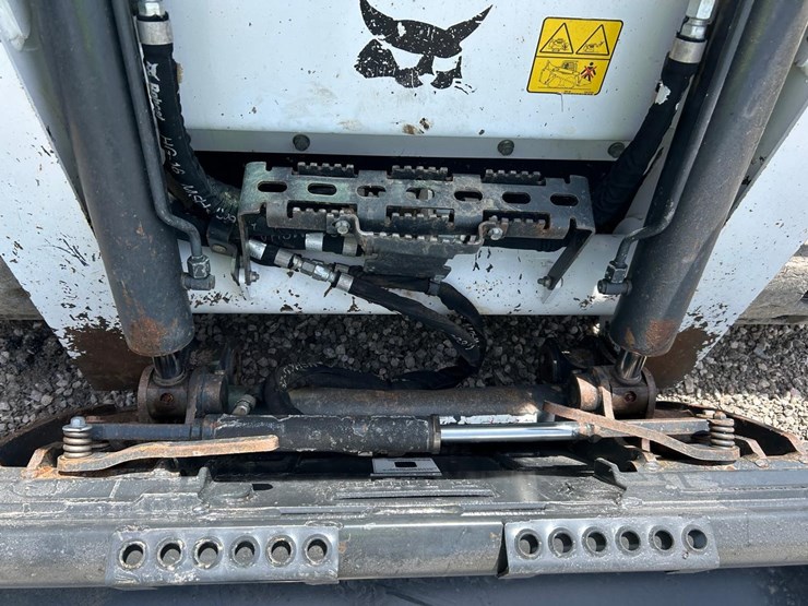 2024-bobcat-t770-image-10