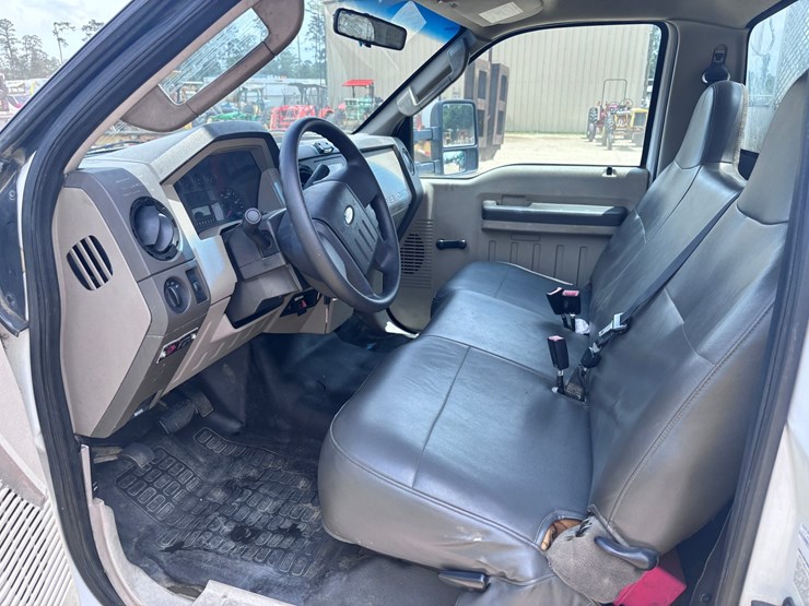 2009-ford-f550-image-5