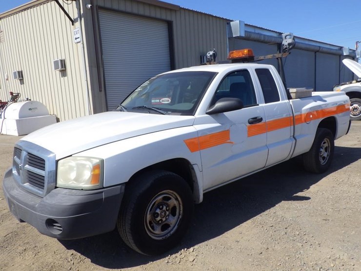 2007-dodge-dakota-image-2