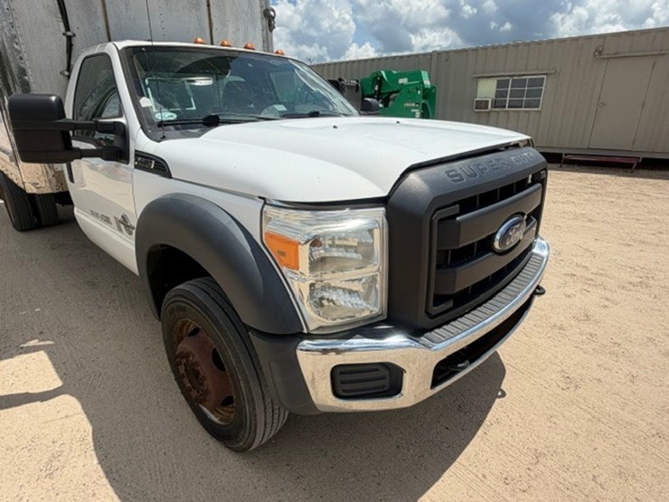 2013-ford-f550-image-23