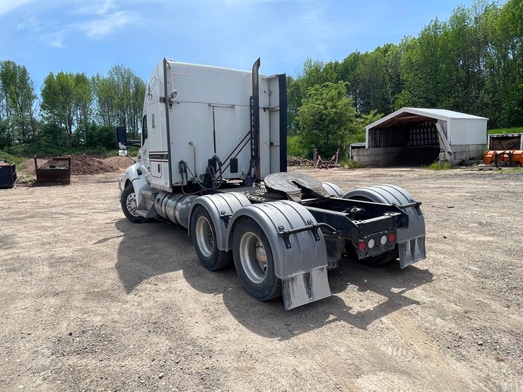 2016-kenworth-t680-image-7