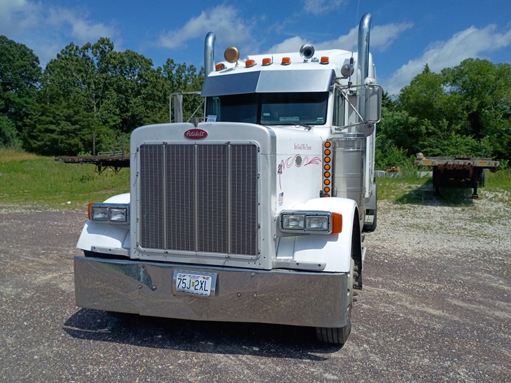 1998-peterbilt-379-image-19