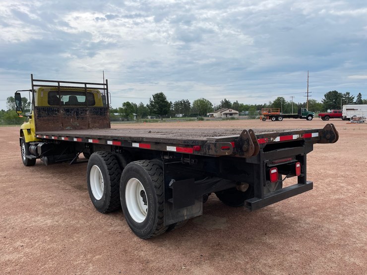 #318-•-2005-ht570-international-7500-6x4-flatbed-(has-mo-title)-(mosinee,-wi)-image-3