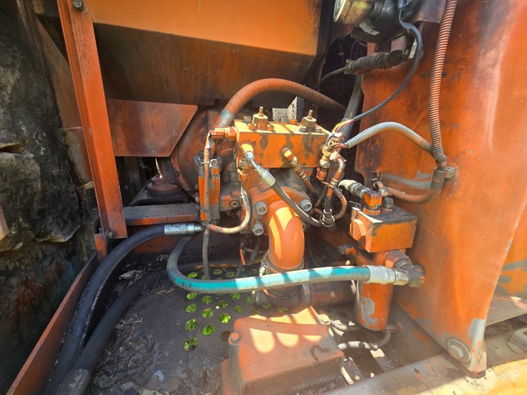 hitachi-ex160-lc-image-36
