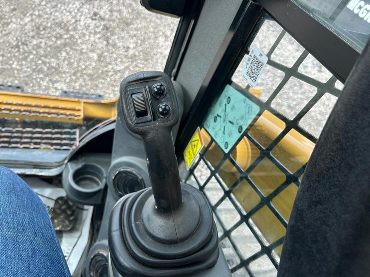 2018-caterpillar-299d2-image-21