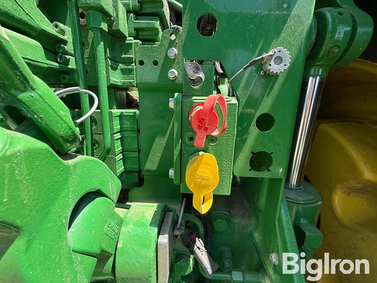 2021-john-deere-8r-410-image-10