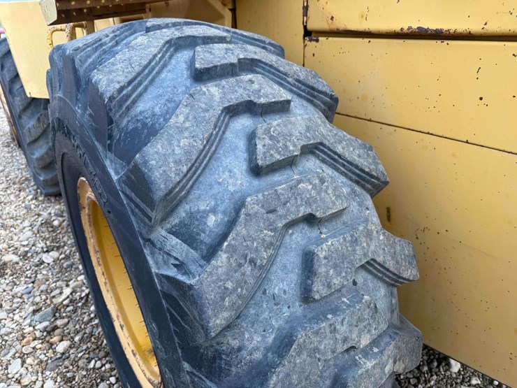 john-deere-544-image-8