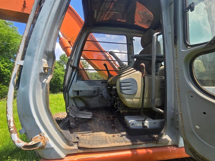 hitachi-ex160-lc-image-49
