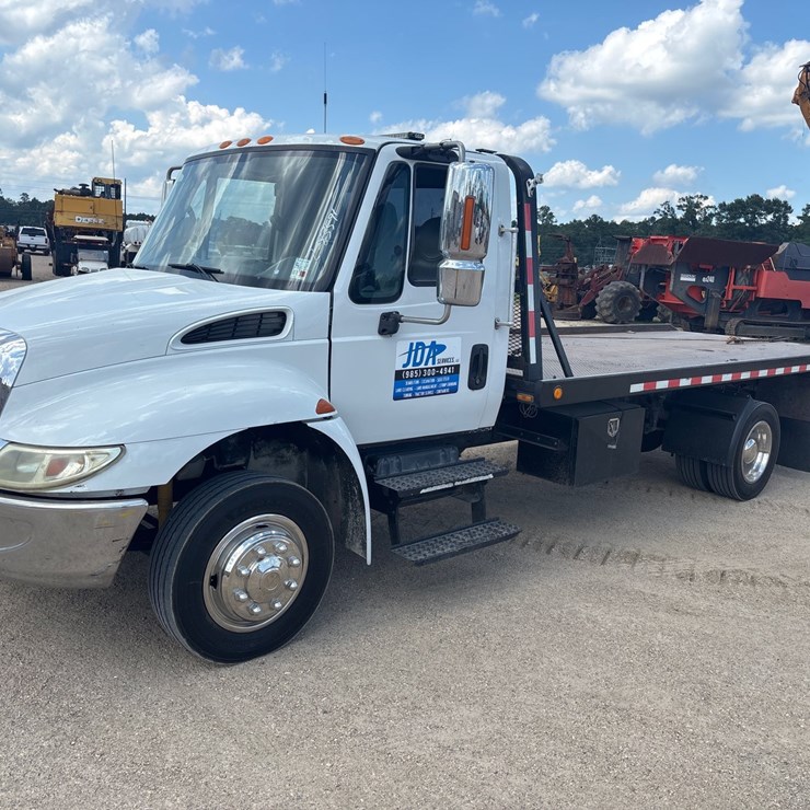 2001 INTERNATIONAL 4300