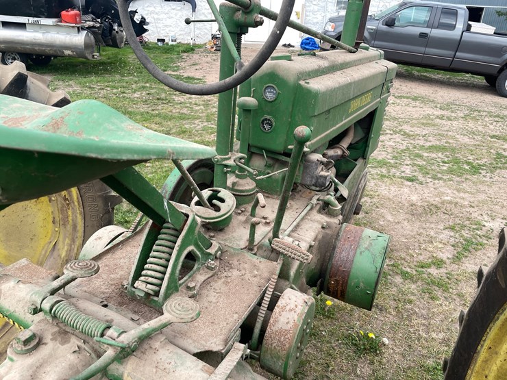john-deere-b-image-15