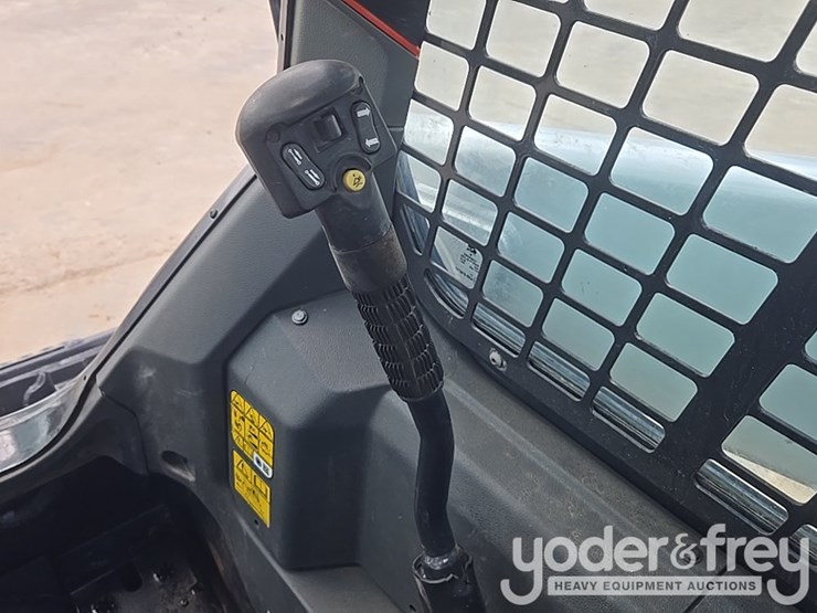 2021-bobcat-t66-image-48