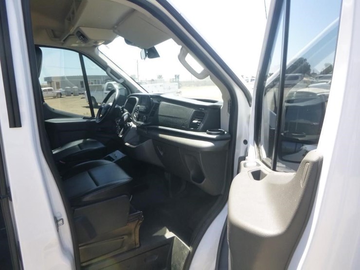 2020-ford-transit-image-11