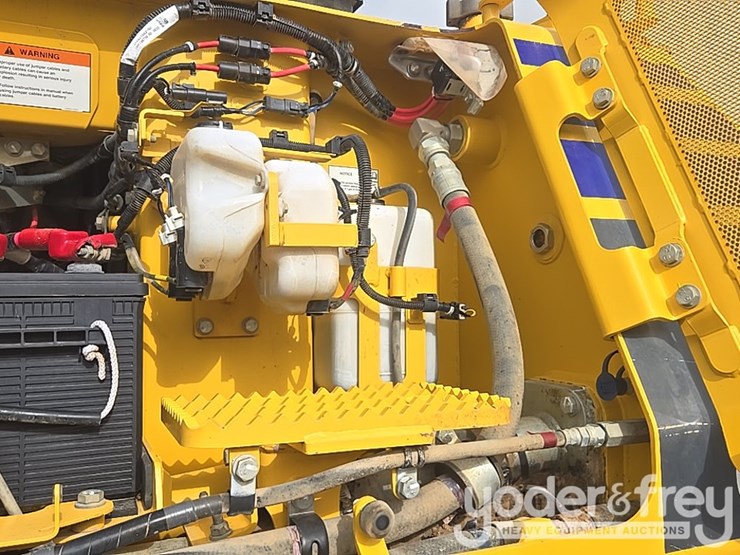 2022-komatsu-d61px-24-image-29