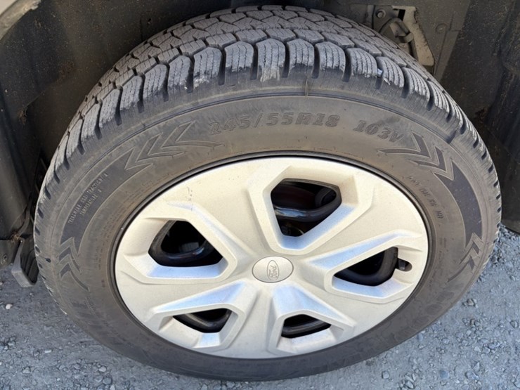 2017-ford-explorer-image-19