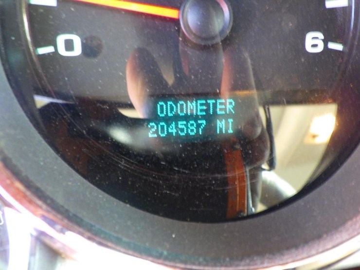 2013-chevrolet-2500hd-image-11