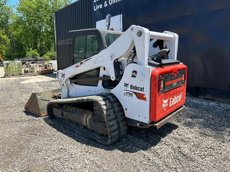 2022-bobcat-t770-image-2