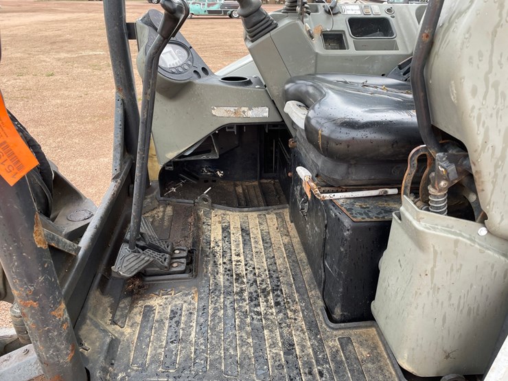 2020-bobcat-e32i-image-35