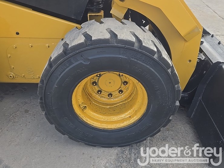 2018-caterpillar-262d-image-11