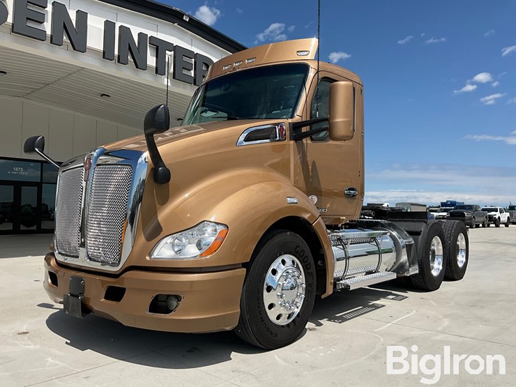 2022-kenworth-t680-image-1