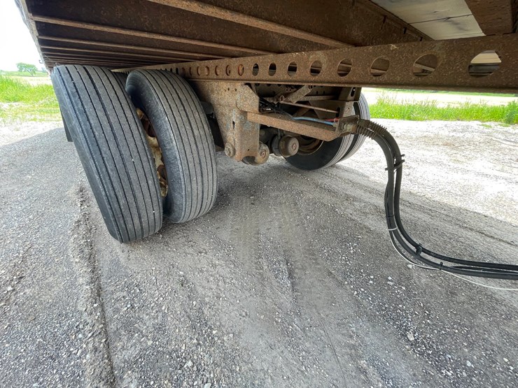 #420-•-2009-stoughton-semi--trailer-(title-in-delay)-(denmark,-wi)-image-18