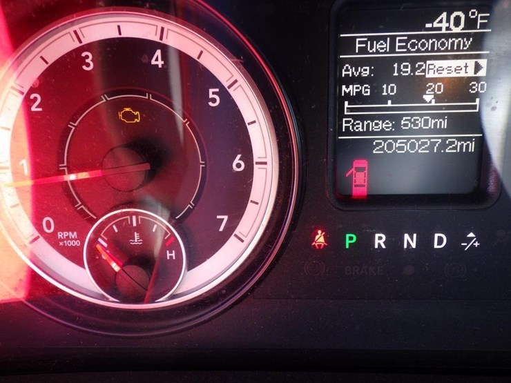 2016-dodge-1500-image-15