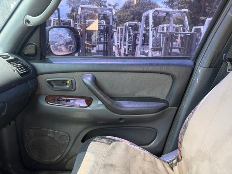 2004-toyota-tundra-image-41