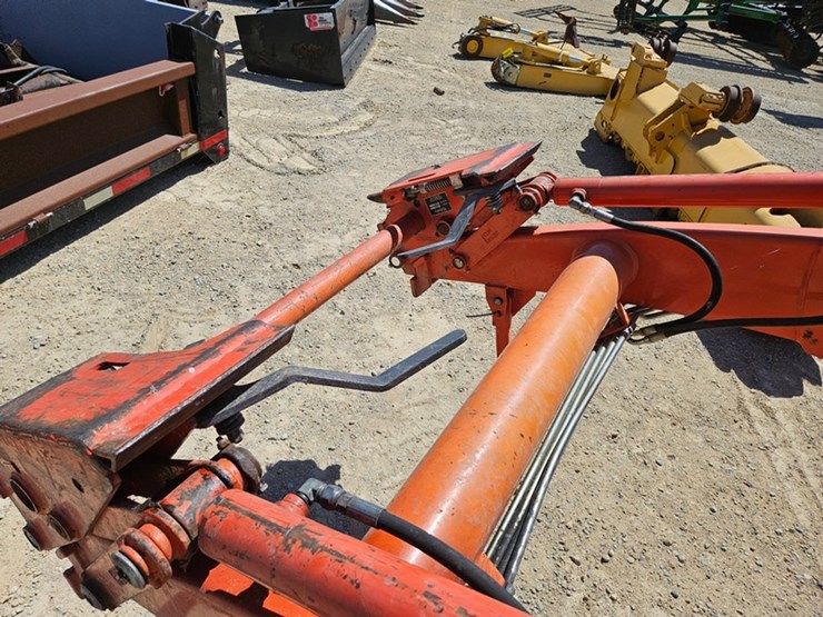 kubota-la844-image-11