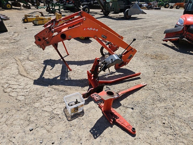 kubota-la844-image-2