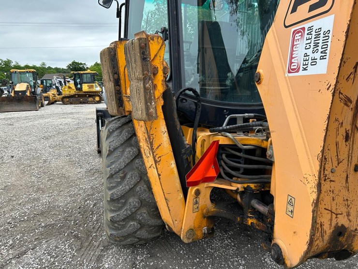 jcb-3cx14-image-18