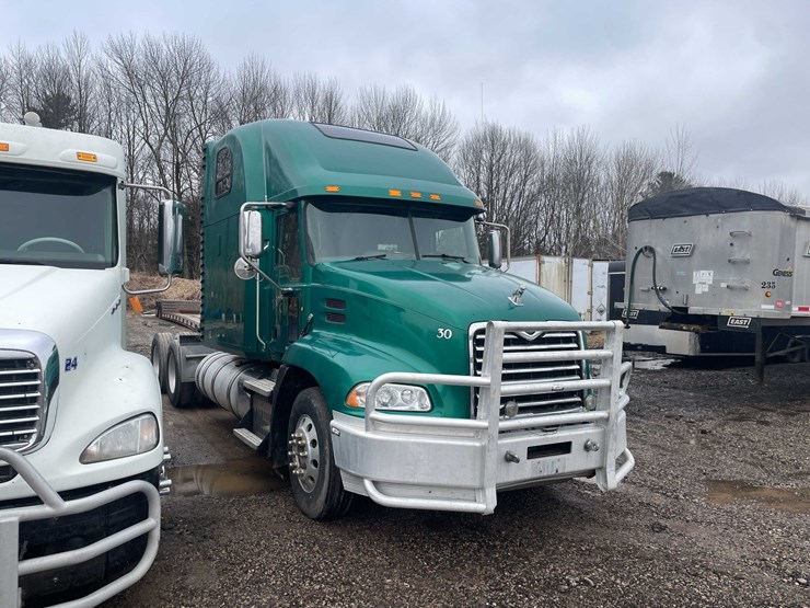 #310-•-2011-mack-semi-tractor-(has-wi-title)-(denmark,-wi)-image-1