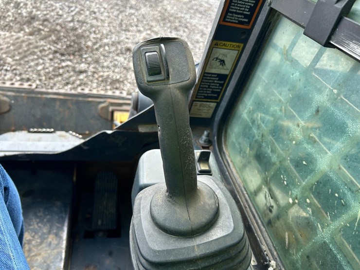 2018-deere-317g-image-20