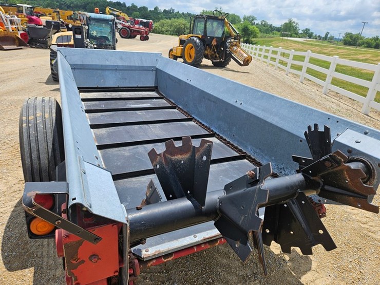 hesston-s180-image-18