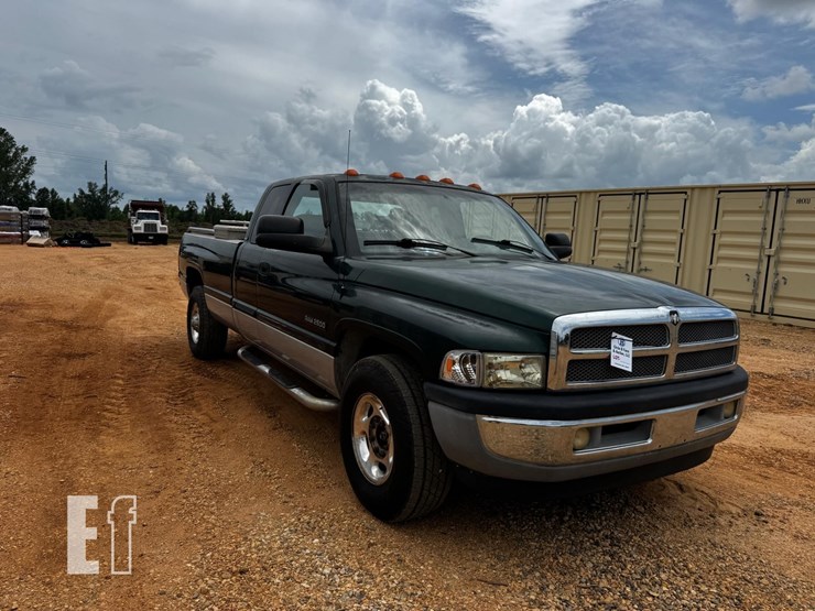 2001-dodge-2500-image-8