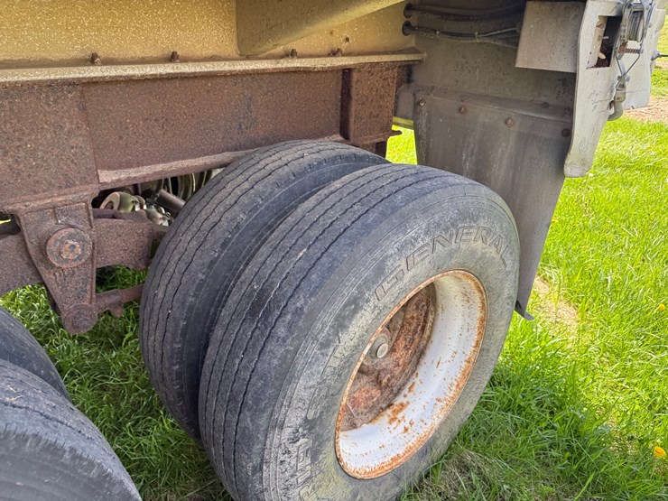 #468-•-1979-easton-pusher-28'-semi-pusher-trailer-(has-wi-title)-(stanley,-wi)-image-23