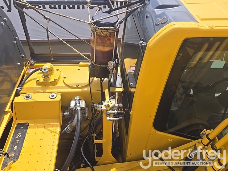 2023-komatsu-pc490-lc-10-image-31