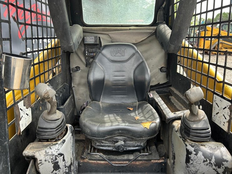 caterpillar-247b-image-18