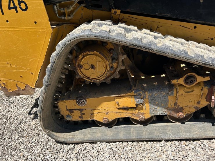 2017-caterpillar-249d-image-13