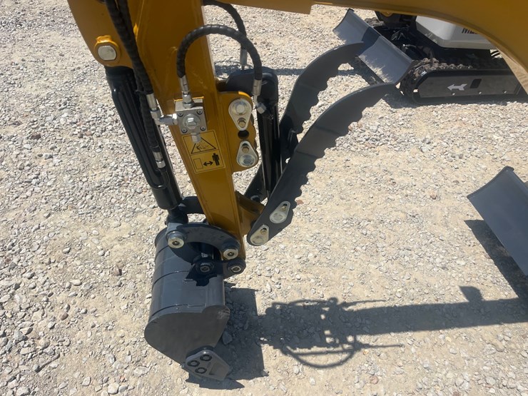 #101-•-yanmar-diesel-engine-excavator-me20-image-8
