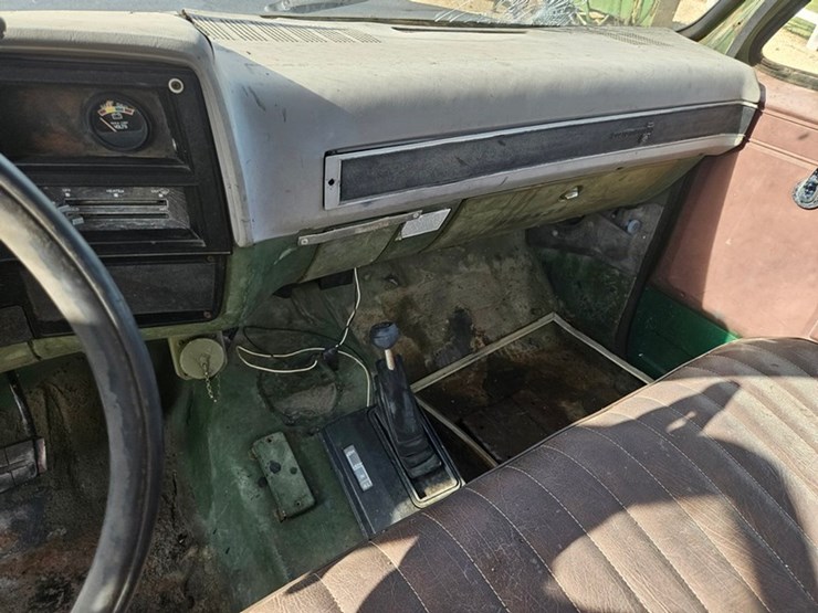 1986-chevrolet-30-image-33