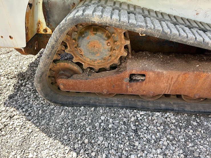 2019-bobcat-t450-image-13