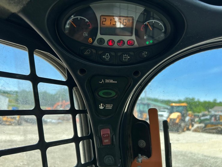 2022-bobcat-t770-image-24