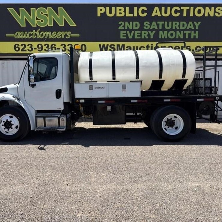 2013 FREIGHTLINER M2 106