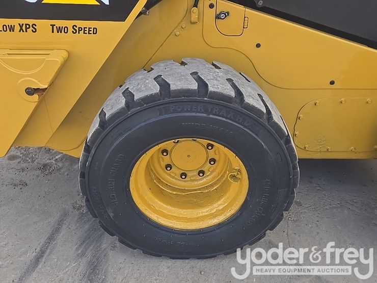 2018-caterpillar-262d-image-12