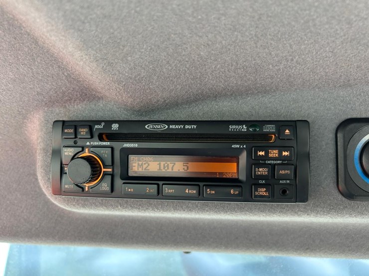 kubota-m7040d-image-32